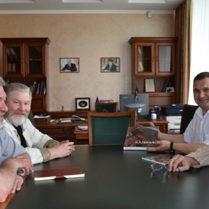 Рабочий визит Первого вице-президента РАХ Виктора Калинина на Алтай.