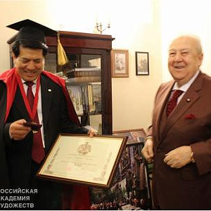 Чрезвычайный и Полномочный Посол Китайской Народной Республики в Российской Федерации Ли Хуэй – почетный член РАХ