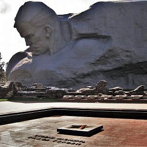 Конференция «Монументы, возведенные в память Великой Отечественной войны, и традиция воинских мемориалов в России» в РАХ отменена