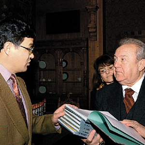 «Российско-китайский выставочный проект». Интервью с Цзяо Дунцзянем. Журнал «ДИ» 5-6, 2003