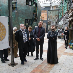 Визит митрополита Илариона в Российскую академию художеств в рамках проекта по созданию внутреннего мозаичного убранства Храма Святого Саввы в Белграде.