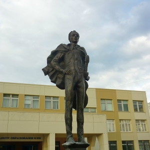 Г.Франгулян. Памятник Булату Окуджаве. 2007. Москва