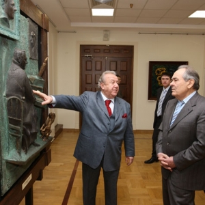 04.02.2008. Минтимер Шаймиев посетил выставку Зураба Церетели в Казани.